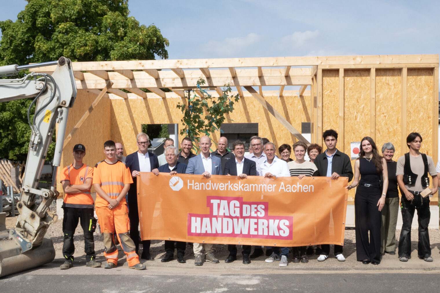 Am Richtfest des EinRaum+ wird auch der Tag des Handwerks am 20.09.2025 angekündigt. Am Richtfest des EinRaum+ wird auch der Tag des Handwerks am 20.09.2025 angekündigt.